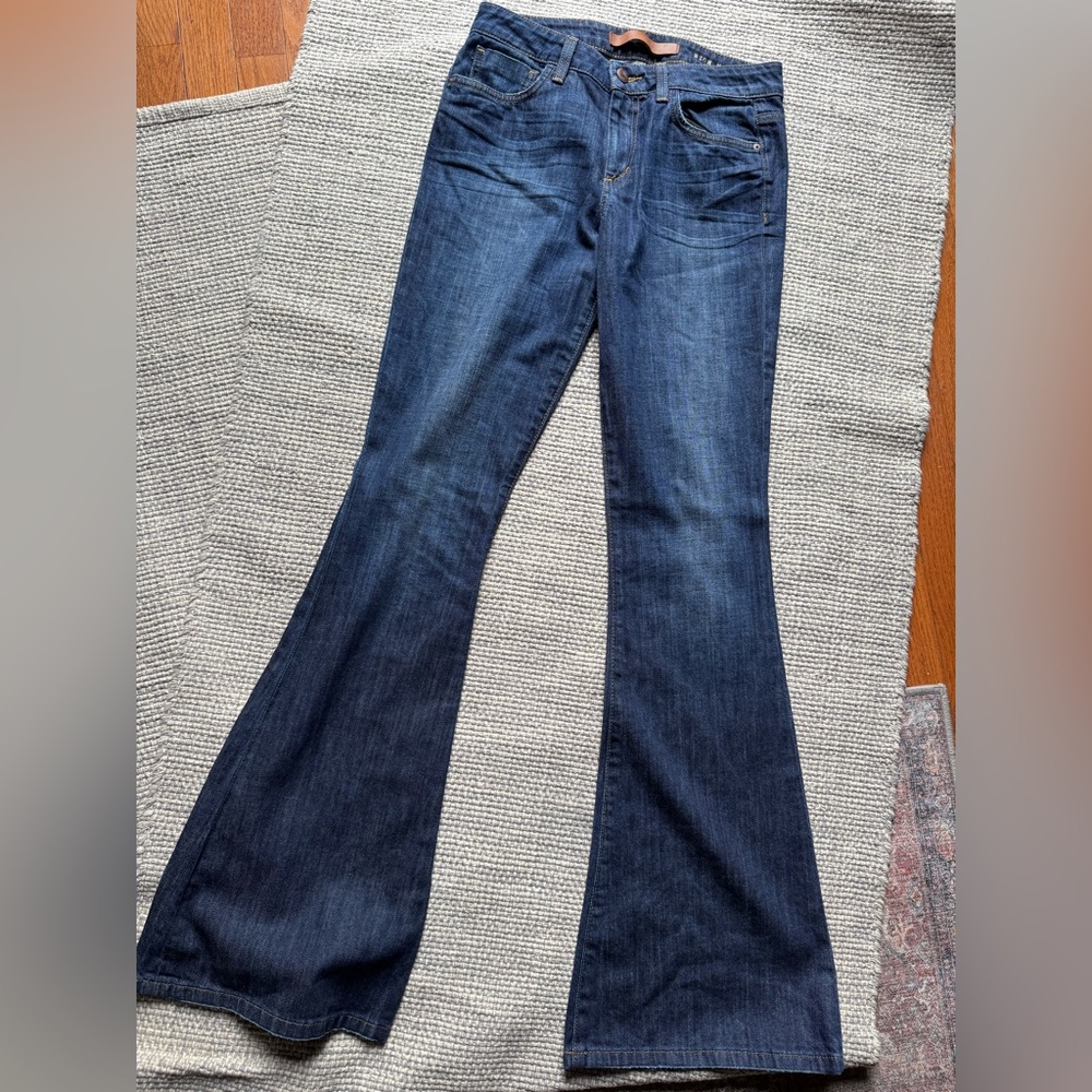 Joe's Jeans Flare
"Visionaire" High-Waist Bootcut Jeans Women’s Size 27